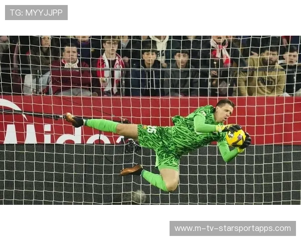 门将夜间额外训练视频引爆网络，扑救动作被模仿