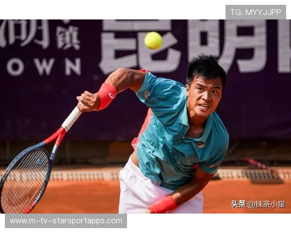 绝地反击:运动员在危难时刻的“逆天救球” 绝地反击:运动员在危难时刻的“逆天救球”